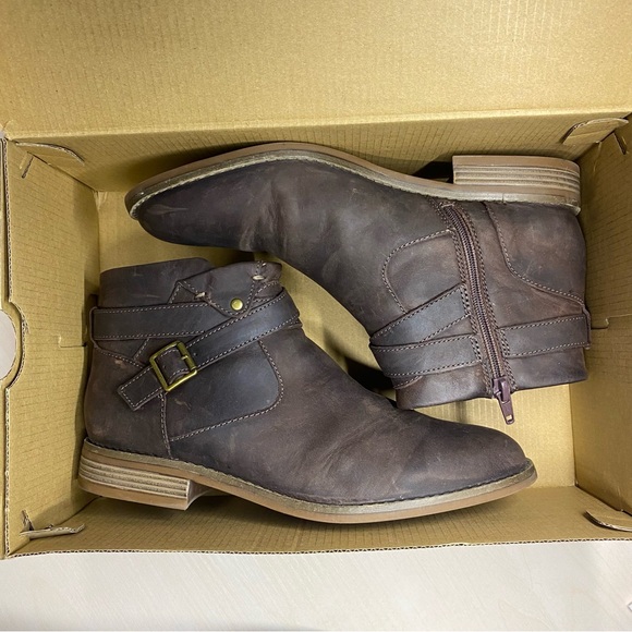 Clarks Women's Camzin Dime Ankle Boot - Picture 2 of 5